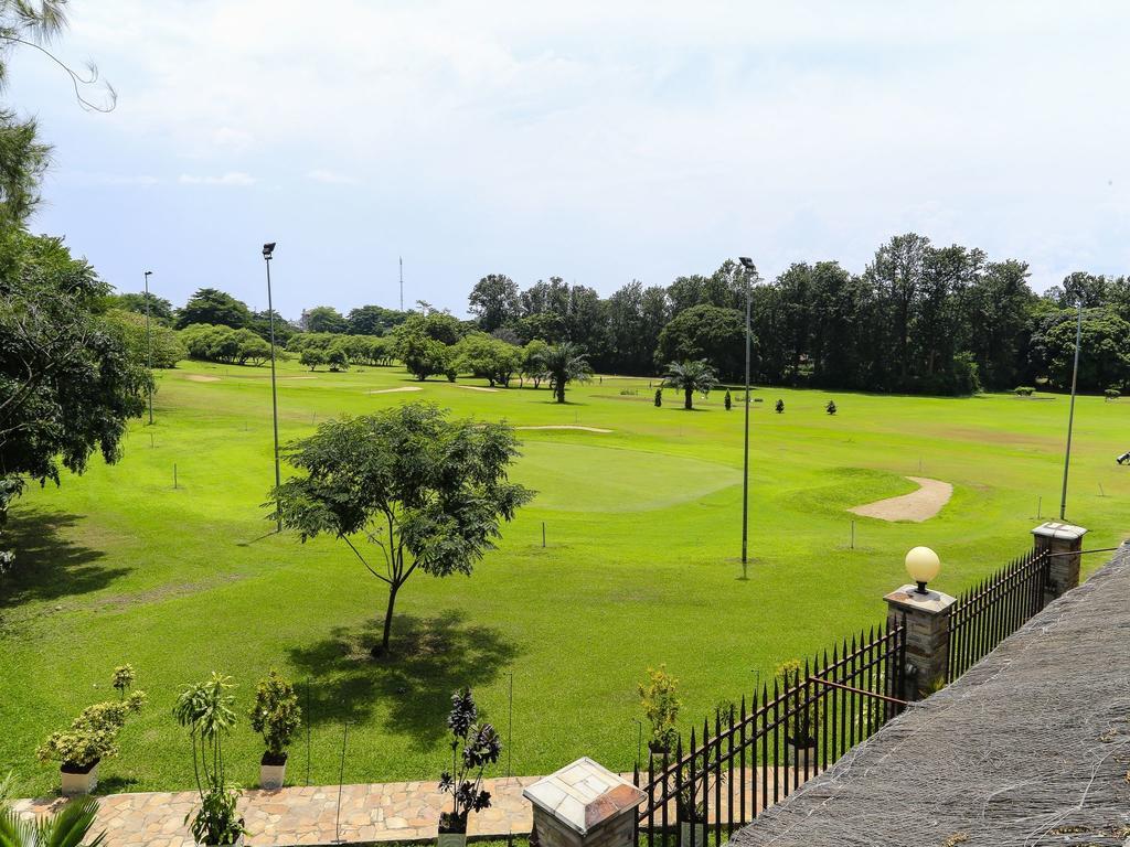 Roca Golf Hotel Бужумбура Экстерьер фото