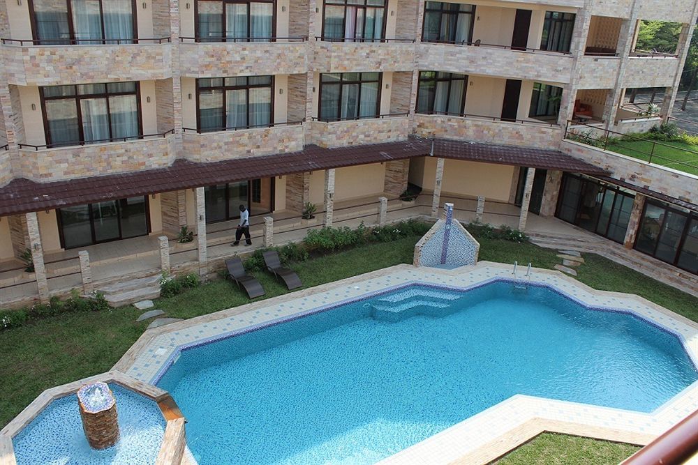 Roca Golf Hotel Бужумбура Экстерьер фото