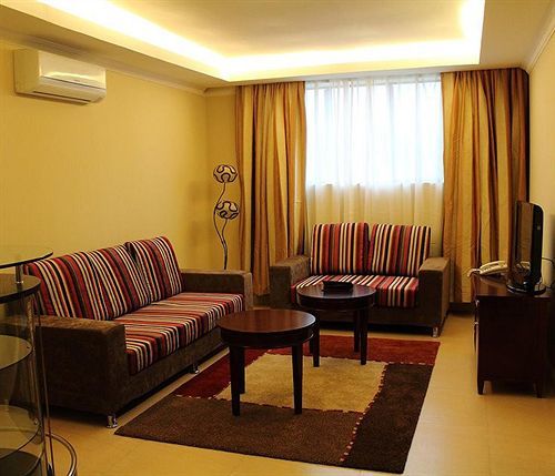 Roca Golf Hotel Бужумбура Экстерьер фото