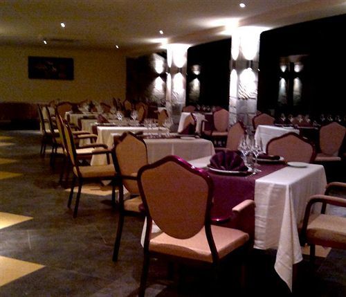 Roca Golf Hotel Бужумбура Экстерьер фото
